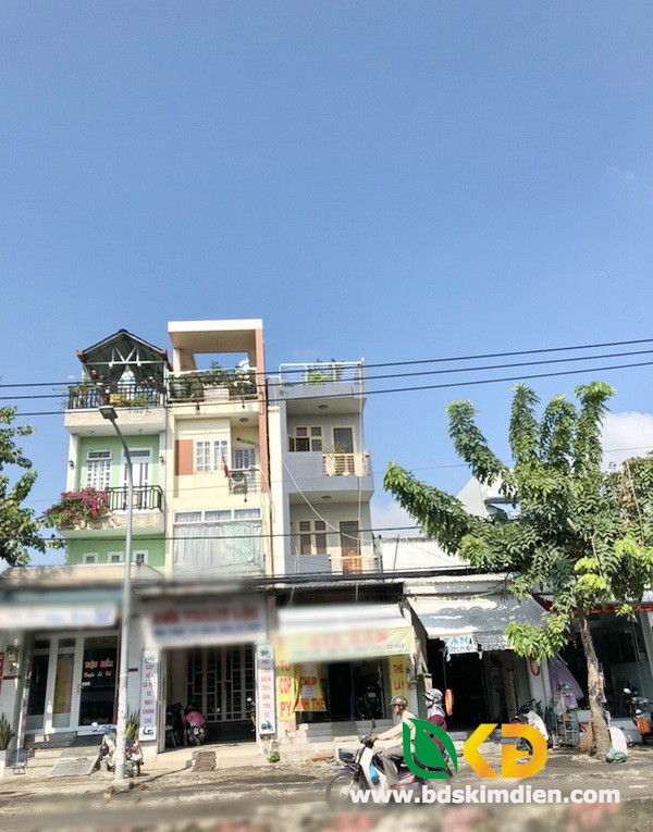Bán nhà mặt tiền 2 lầu đường Huỳnh Tấn Phát, quận 7.